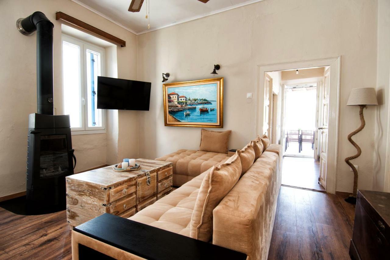 The Veranda Of Gavrion-Exclusive, Centrally Located With Seaview 外观 照片