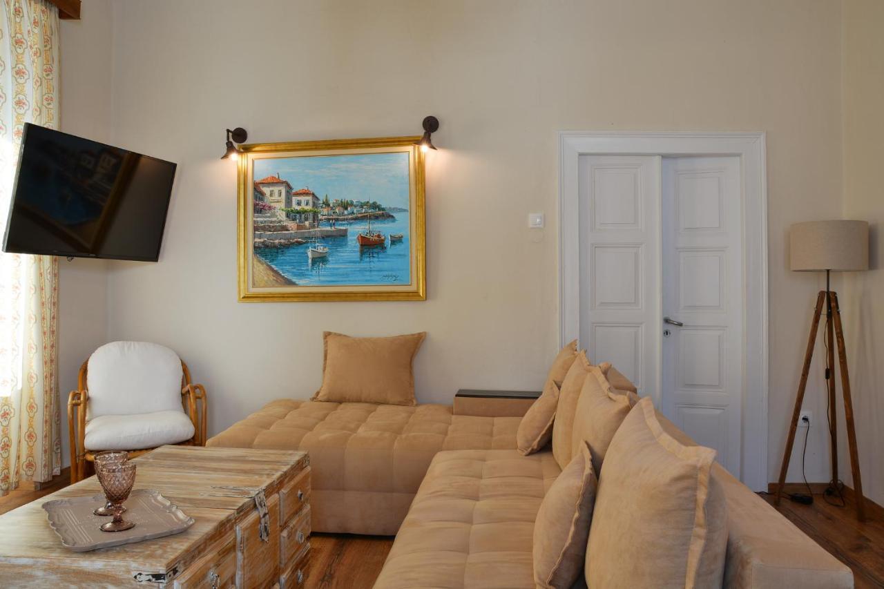 The Veranda Of Gavrion-Exclusive, Centrally Located With Seaview 外观 照片